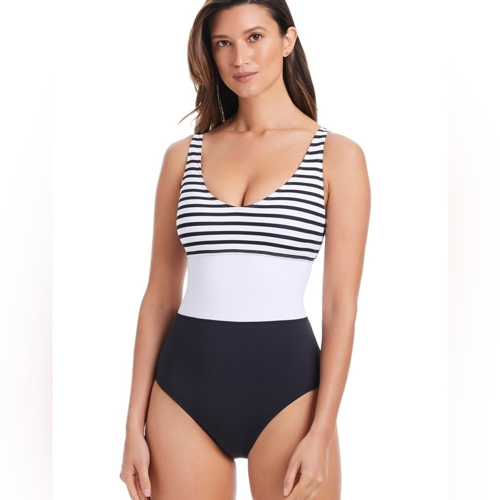 🌻NEW NWOT Bleu Rod Beattie Smooth Operator V Neck One Piece Swimsuit Size 6